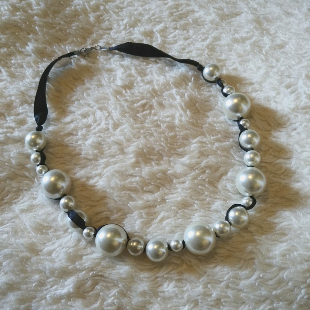 Chunky y2k pearls